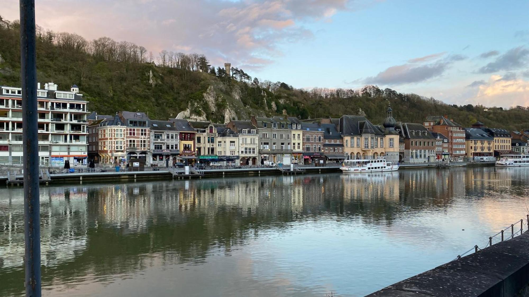 Appartamento Vue Meuse, En Face De La Citadelle Dinant Esterno foto